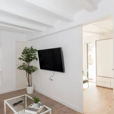 Ramblas - 01 Apartment *